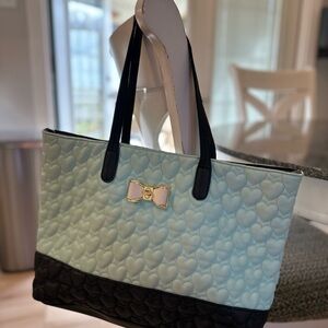 Green and Black Structured Tote Bag with Quilted Design